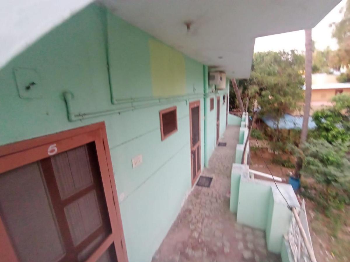 Sri Shankaraa Guest House Tiruvannāmalai エクステリア 写真
