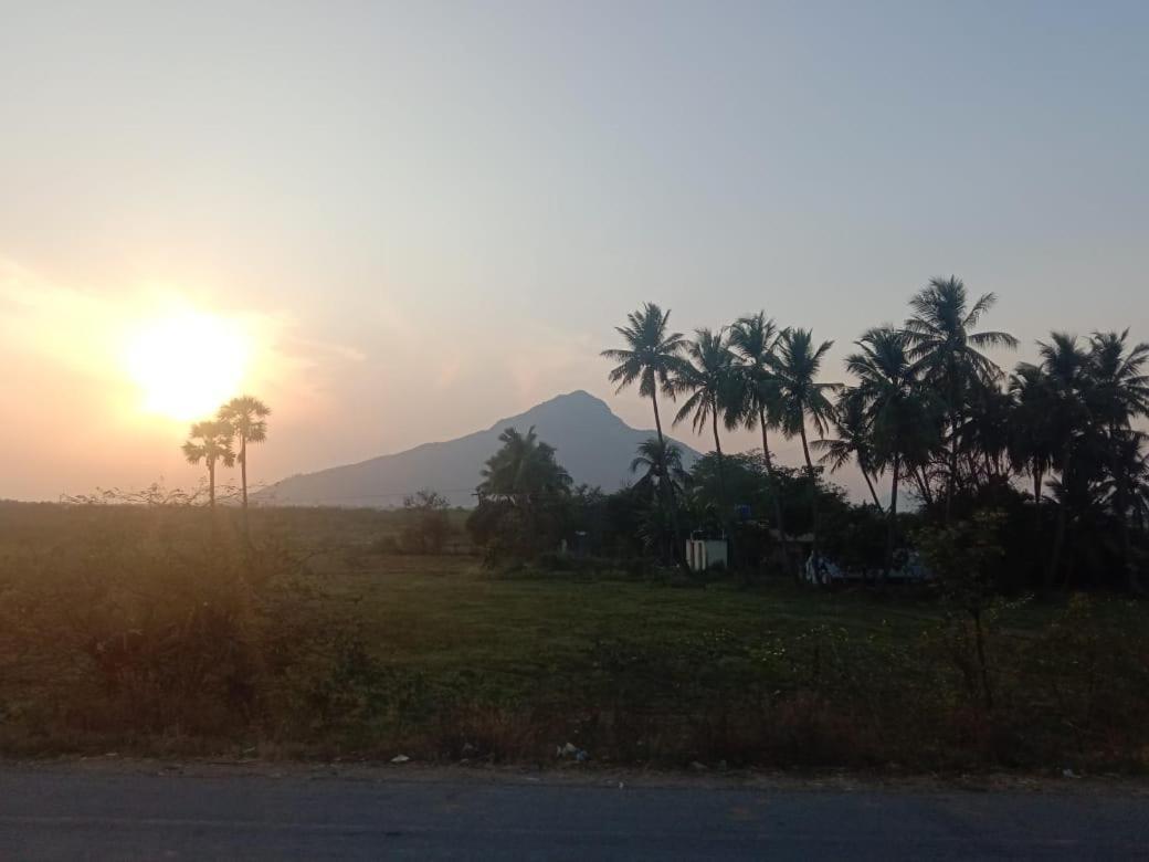 Sri Shankaraa Guest House Tiruvannāmalai エクステリア 写真